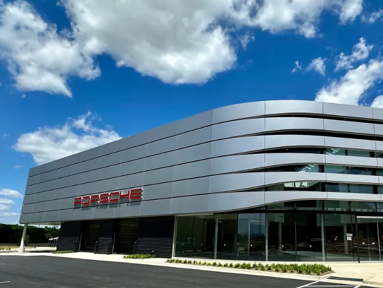 Dealership gallery photo 1